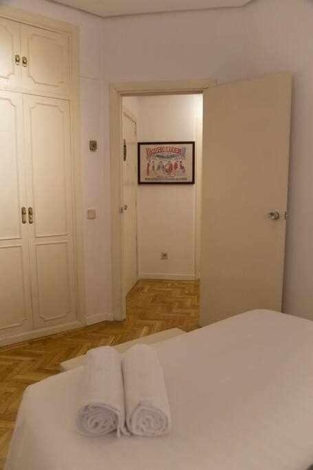 Un Elegante Piso Para Descubrir Madrid Exterior foto
